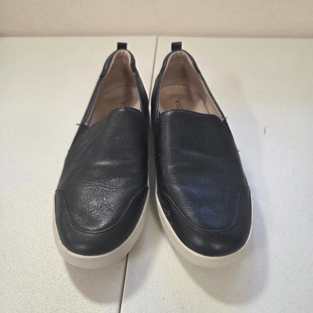 Vionic Black Leather Slip On‎ Sneakers Womens Size 6.5 Casual Comfort